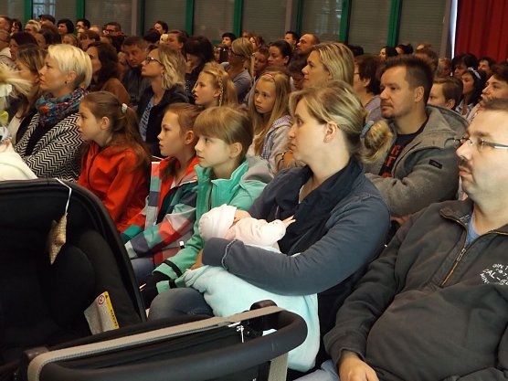 5. Klasse begr&uuml;&szlig;t (Foto: Thiele)