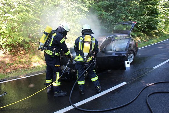 PKW-Brand (Foto: Feuerwehr Heiligenstadt) PKW-Brand (Foto: Feuerwehr Heiligenstadt)