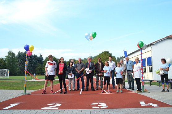 Sportanlage eingeweiht (Foto: LRA)