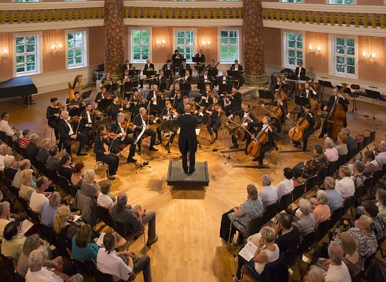Das Loh-Orchester im Achteckhaus (Foto: Tilman Graner)