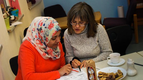 Frauentreff (Foto: Matthias Hundeshagen) Frauentreff (Foto: Matthias Hundeshagen)