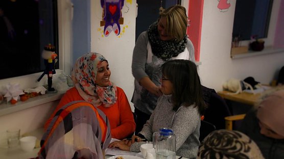 Frauentreff (Foto: Matthias Hundeshagen) Frauentreff (Foto: Matthias Hundeshagen)