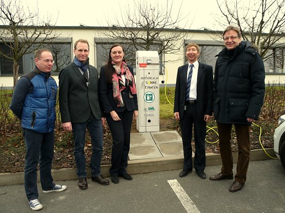 Vor Zapfs&auml;ule (Foto: Ilka K&uuml;hn)
