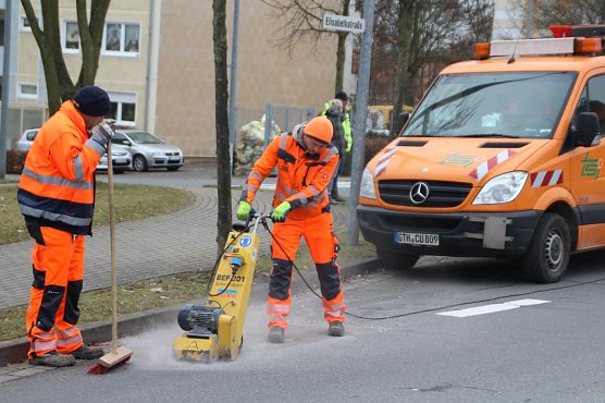 Fräsarbeiten (Foto: Natalie Hünger) Fräsarbeiten (Foto: Natalie Hünger)