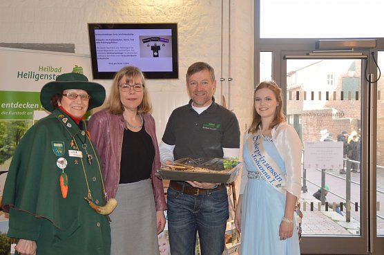Nachtw&auml;chterin Heidelinde Liepe, Jutta Albert, R&uuml;diger Eckart, Soleprinzessin Johanna Schulze (Foto: Tourist Info)