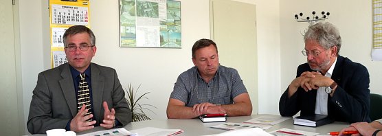 Arbeitsmarkt - Pr&auml;sentation in Leinefelde: Karsten Frob&ouml;se (li) (Foto: Ilka K&uuml;hn)