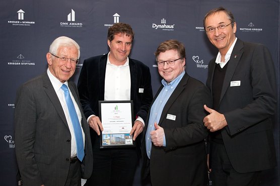 Matthias Krieger mit den Ausgezeichneten (Foto: Michael Fuhlrott)