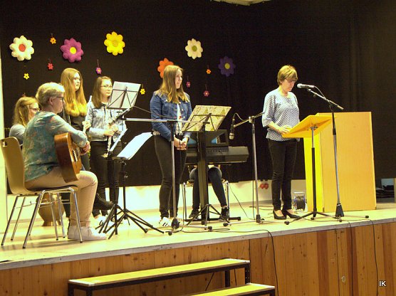 Gruppe mediterran und Maria Westerberg (Foto: Ilka K&uuml;hn)