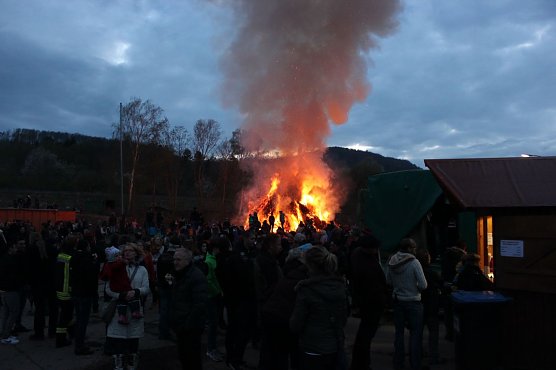 Osterfeuer 2017 (Foto: Feuerwehr Heiligenstadt) Osterfeuer 2017 (Foto: Feuerwehr Heiligenstadt)