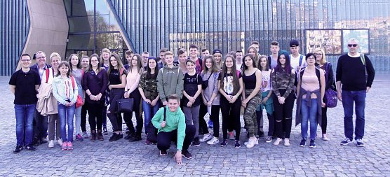 Gruppenfoto mit deutschen und polnischen Jugendlichen (Foto: Villa Lampe ) Gruppenfoto mit deutschen und polnischen Jugendlichen (Foto: Villa Lampe )