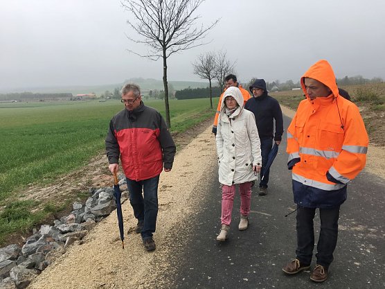 Weg-Begehung (Foto: Natalie Hünger) Weg-Begehung (Foto: Natalie Hünger)