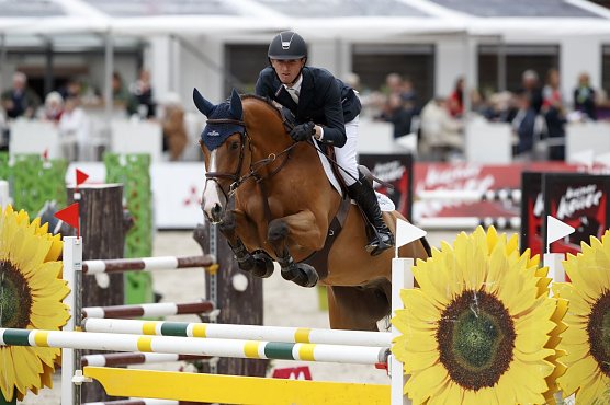 Ein Buchstabe, ein Talent: Sieg für F - unter dem US-Reiter Michael Hughes (Foto: Stefan Lafrentz) Ein Buchstabe, ein Talent: Sieg für F - unter dem US-Reiter Michael Hughes (Foto: Stefan Lafrentz)