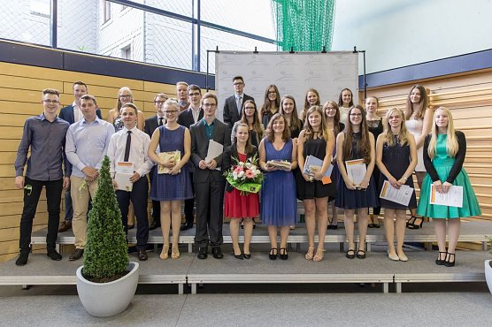 Zeugnisübergabe (Foto: Ulrike Plath) Zeugnisübergabe (Foto: Ulrike Plath)