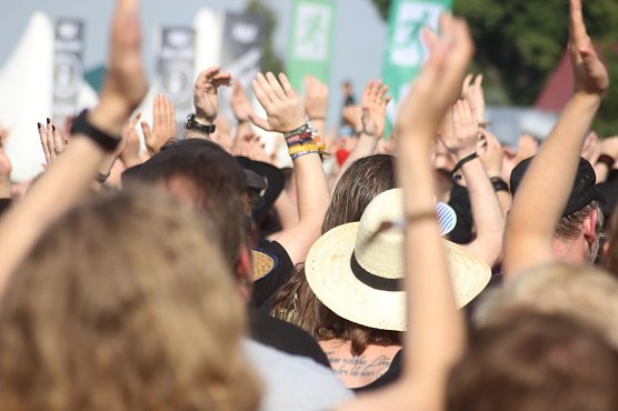 Fans feiern (Foto: St. und M. Peter)