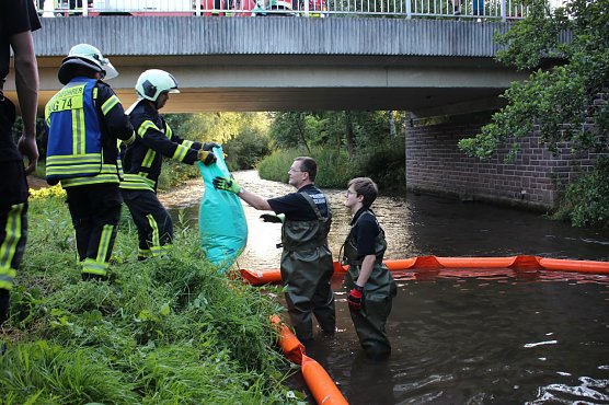 &Ouml;lsperre (Foto: Feuwerwehr Heilibad Heiligenstadt)