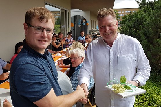 Begr&uuml;&szlig;ung (Foto: Michael Apel)