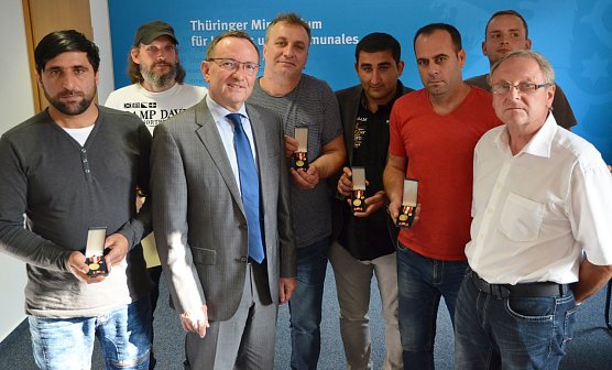 Lebensretter geehrt (Foto: Innenministerium) Lebensretter geehrt (Foto: Innenministerium)