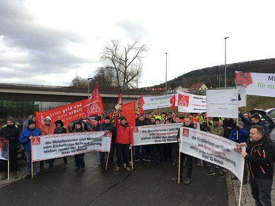 Warnstreik in Gerbershausen (Foto: IG Metall) Warnstreik in Gerbershausen (Foto: IG Metall)