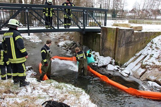 &Ouml;lfilm (Foto: Feuerwehr Heiligenstadt)