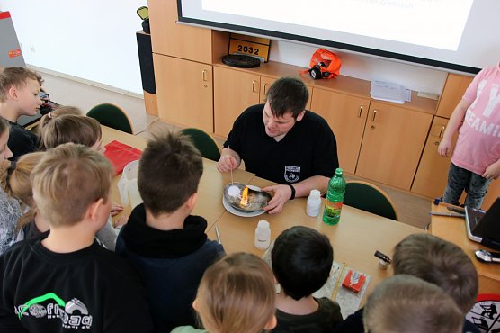 Bei der Feuerwehr (Foto: Feuerwehr Heiligenstadt) Bei der Feuerwehr (Foto: Feuerwehr Heiligenstadt)