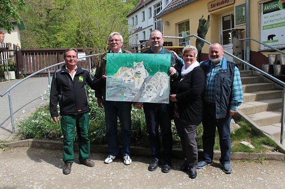 Gem&auml;lde &uuml;bergeben (Foto: Gisela Reinhardt)