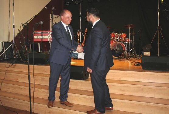 Unterstützung für die Sanierung des Angers (Foto: Doepke Schaltgeräte GmbH) Unterstützung für die Sanierung des Angers (Foto: Doepke Schaltgeräte GmbH)