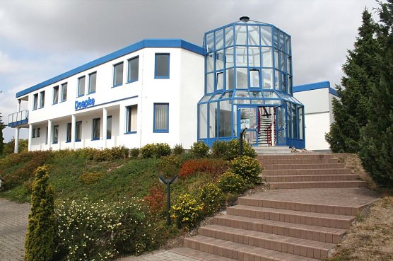 Firmengebäude jetzt (Foto: Doepke Schaltgeräte GmbH) Firmengebäude jetzt (Foto: Doepke Schaltgeräte GmbH)