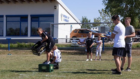 Bierk&auml;stenschlange (Foto: Bernd Gabel)