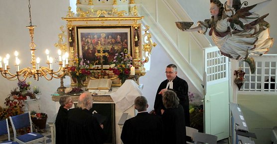 Orgeleinweihung in Epschenrode 2017 - Damals  sah man noch eine Kopie des Altarbildes (Foto: R. Englert)