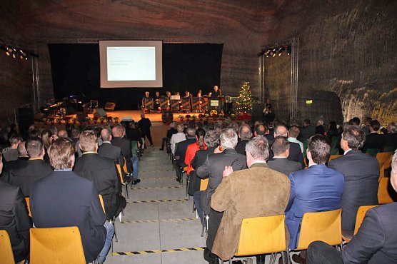 Tradition trifft Zukunft (Foto: Karl-Heinz Herrmann) Tradition trifft Zukunft (Foto: Karl-Heinz Herrmann)