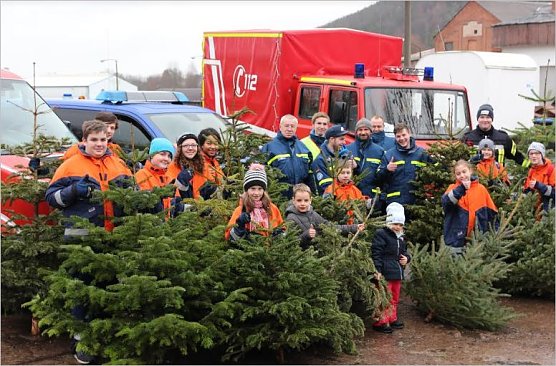 Weihnachtsbaumaktion (Foto: Feuerwehr Heiligenstadt)