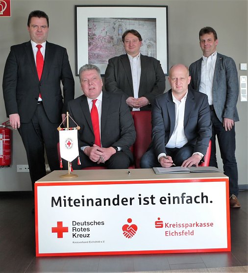 Vertragsunterzeichnung (Foto: Ilka K&uuml;hn)