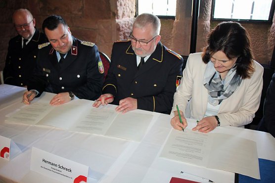 Deutsche Feuerwehrmeisterschaft in Bad Frankenhausen (Foto: Karl-Heinz Herrmann) Deutsche Feuerwehrmeisterschaft in Bad Frankenhausen (Foto: Karl-Heinz Herrmann)