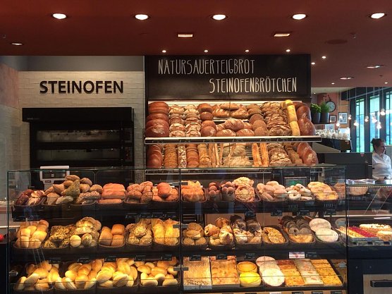 B&auml;ckereifachgeschaft im neuen Edeka (Foto: Frank Jakob)
