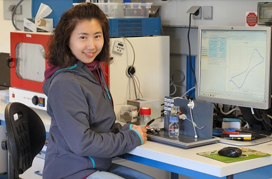 Studentin im iba (Foto: Dr. Ronald Schade)