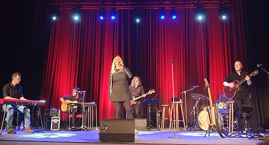 Veronika Fischer im Konzert (Foto: Gisela Reinhardt)