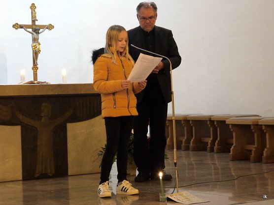 Magdalena Brodmann und Pfr. Arndt (Foto: Ilka K&uuml;hn)