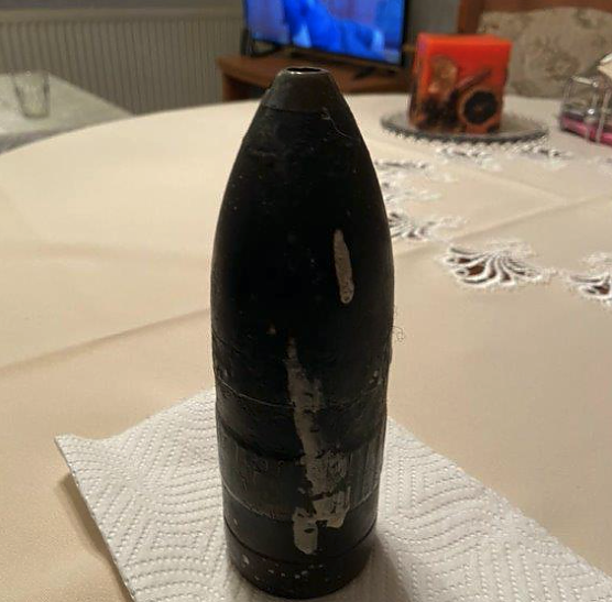 Granate als Tischdeko (Foto: Landespolizeiinspektion Nordhausen) Granate als Tischdeko (Foto: Landespolizeiinspektion Nordhausen)