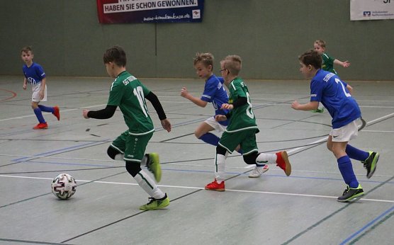 Fußballturnier fortgesetzt (Foto: Karl-Heinz Herrmann) Fußballturnier fortgesetzt (Foto: Karl-Heinz Herrmann)