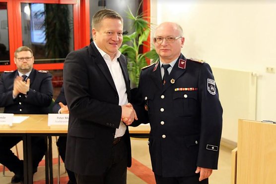 B&uuml;rgermeister dankt (Foto: Thomas M&uuml;ller)