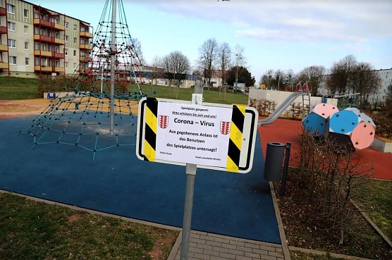 Verbotsschild Spielplatz (Foto: Ren&eacute; Wei&szlig;bach)