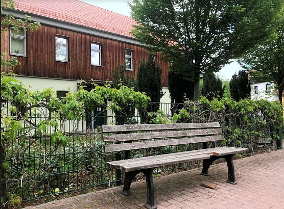 Bank zerstört (Foto: René Weißbach) Bank zerstört (Foto: René Weißbach)