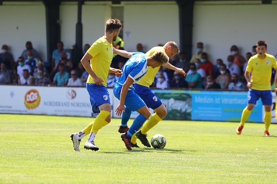 Wacker bietet Jena einen heißen Fight (Foto: B.Peter) Wacker bietet Jena einen heißen Fight (Foto: B.Peter)