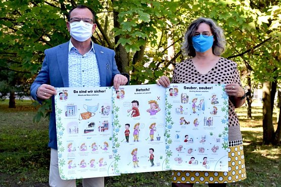 Altersgerecht gestaltete Plakate zum Infektionsschutz (Foto: DRK)
