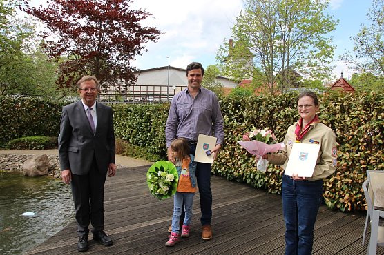 Übergabe der Ehrenbriefe (Foto: Landkreis Eichsfeld) Übergabe der Ehrenbriefe (Foto: Landkreis Eichsfeld)