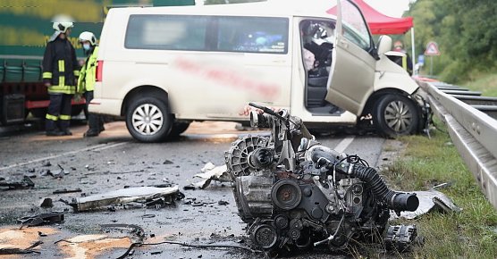 Schwerer Unfall bei Arenshausen (Foto: S. Dietzel) Schwerer Unfall bei Arenshausen (Foto: S. Dietzel)