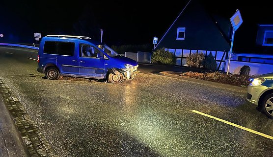 Unfall in Kirchworbis (Foto: S.Dietzel/FFW Kirchworbis) Unfall in Kirchworbis (Foto: S.Dietzel/FFW Kirchworbis)