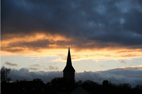 Abendstimmung über dem Petersberg in Nordhausen (Foto: Peter Blei) Abendstimmung über dem Petersberg in Nordhausen (Foto: Peter Blei)