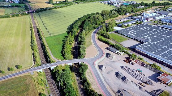 Die neue Anbindung an das Gewerbegebiet Ost (ehem. Baumwollspinne-Gel&auml;nde) aus der Vogelperspektive. (Foto: Kamillo Schwanengel)