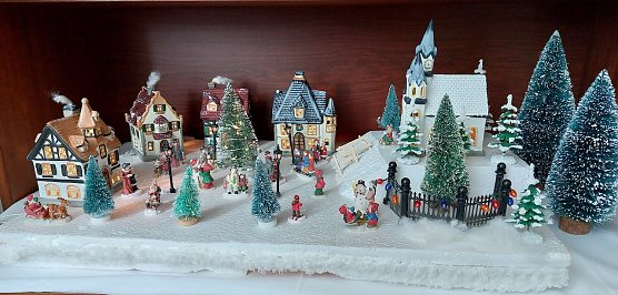 Schneereiche Adventsdekoration  (Foto: Wolfgang Dietrich)